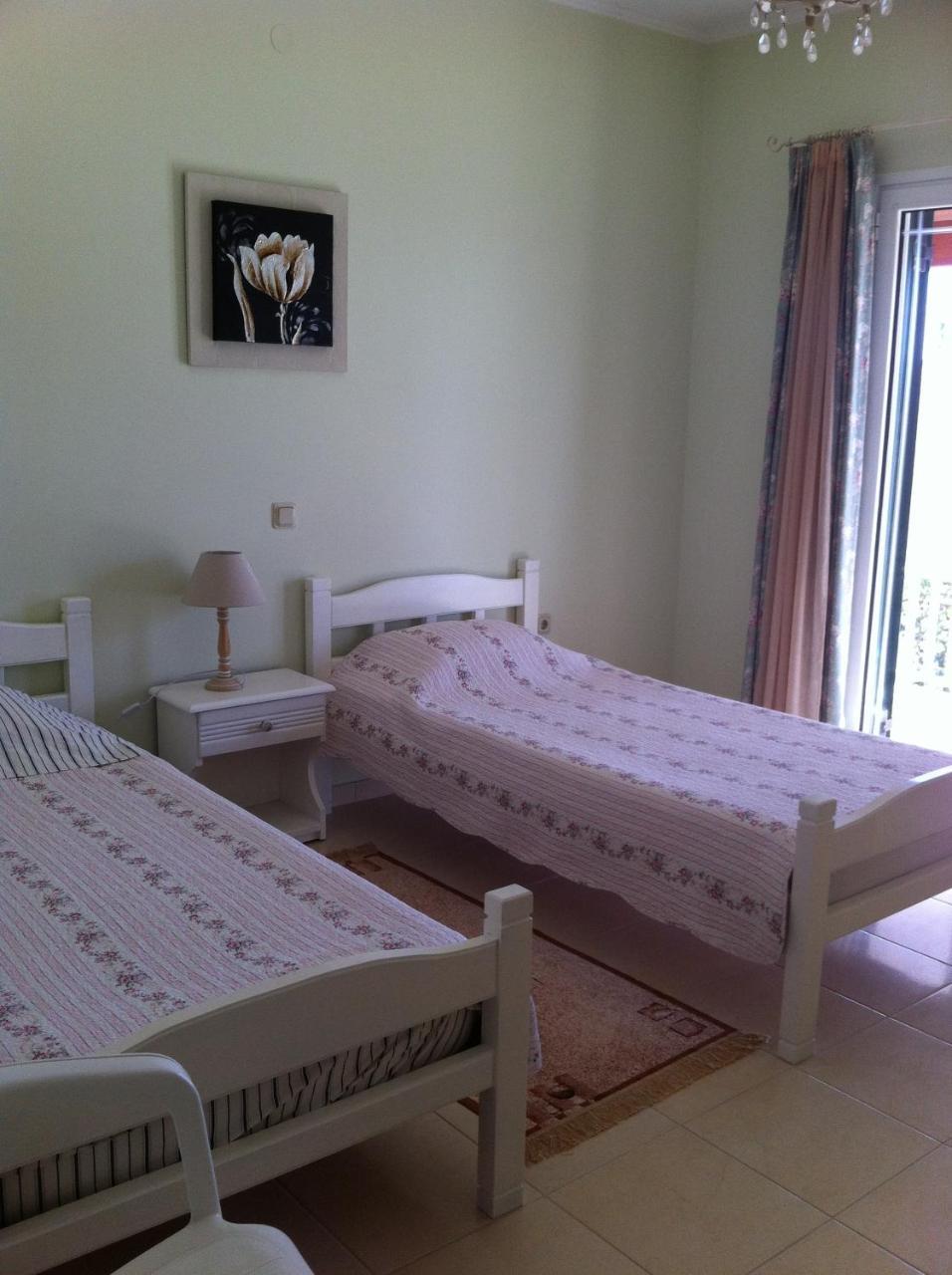 Eleni Apartments Ариллас Экстерьер фото