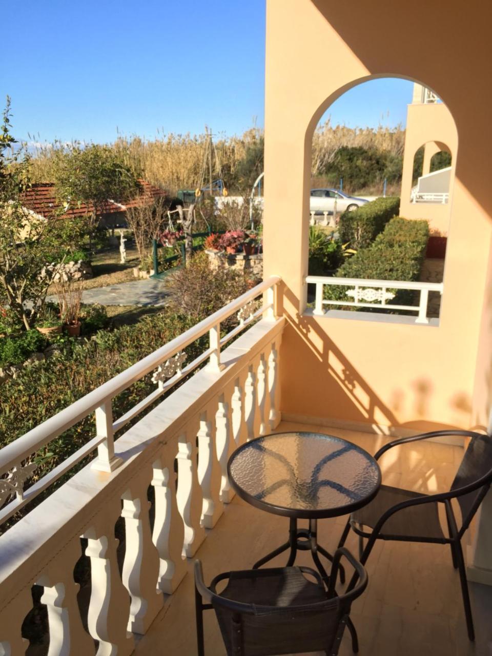 Eleni Apartments Ариллас Экстерьер фото